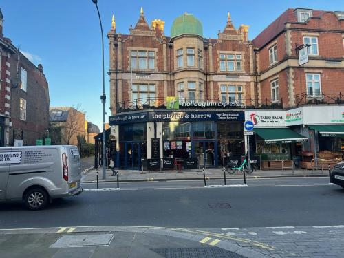120-124 King Street, Hammersmith, London, W6
