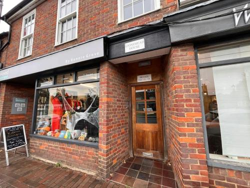 Stonemead House, High Street, Chalfont St. Giles, HP8