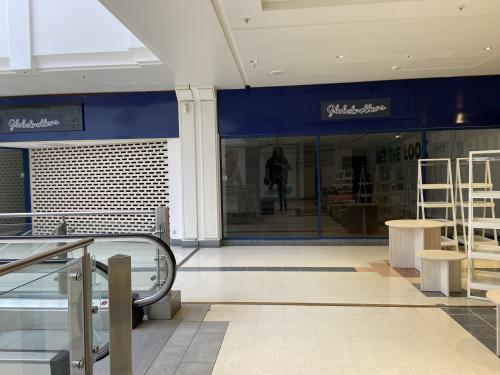 Unit 79-80, County Mall Shopping Centre, Crawley, RH10