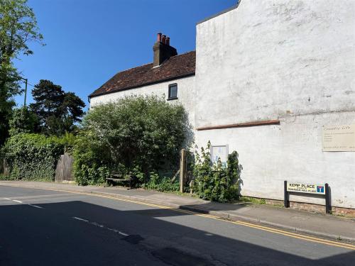 33a High Street, Bushey, WD23
