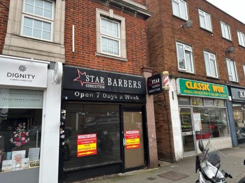 28 Central Road, Worcester Park, KT4