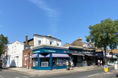 43-47 High Street/ 4 Vicarage Road, Teddington, TW11