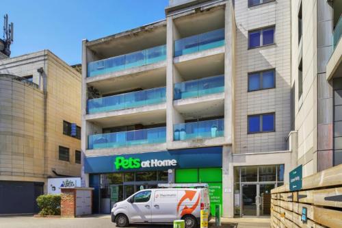 8 Balham Hill, Balham, London, SW12