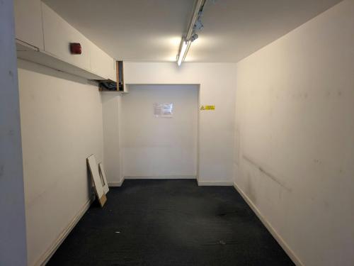 Kiosk Unit, 14 High Street, Haslemere, GU27