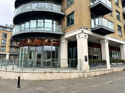 Unit 12, 8 Kew Bridge Road, Kew Bridge, Brentford, TW8