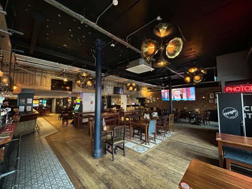 O'Neill's, 5 The Town, Enfield, EN2