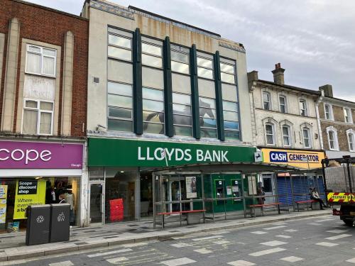 121-123 High Street, Slough, SL1