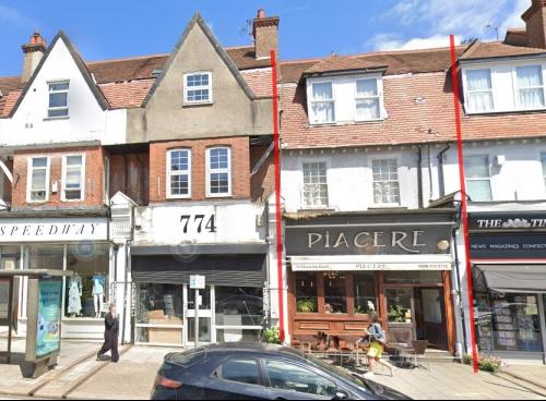 Finchley Road, Temple Fortune, London, NW11