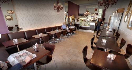 Finchley Road, Temple Fortune, London, NW11