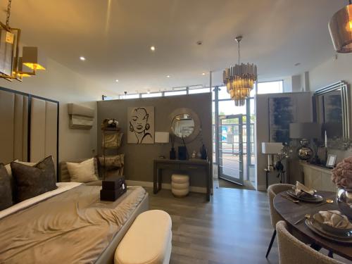 212 Main Road, Gidea Park, Romford, RM2