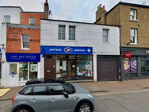 14 High Street, Thames Ditton, KT7