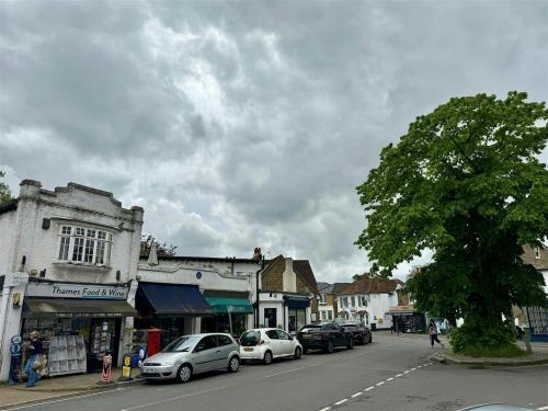 14 High Street, Thames Ditton, KT7