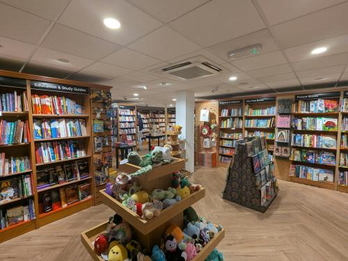 68-70 High Street, Godalming, GU7