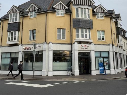 1-5 South Farm Road, Worthing, BN14