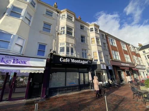 6 Montague Place, Worthing, BN11