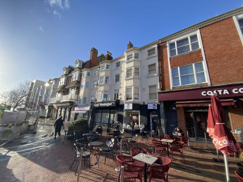6 Montague Place, Worthing, BN11