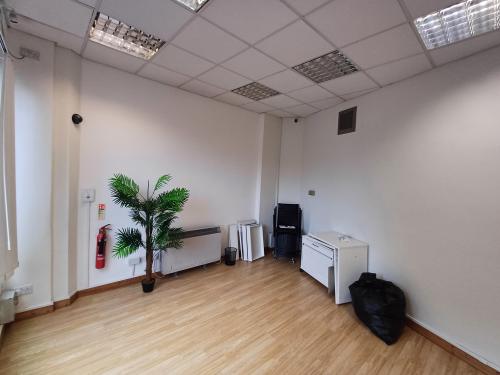 12 Southbury Road, Enfield, EN1