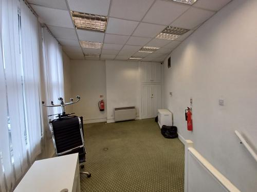 12 Southbury Road, Enfield, EN1