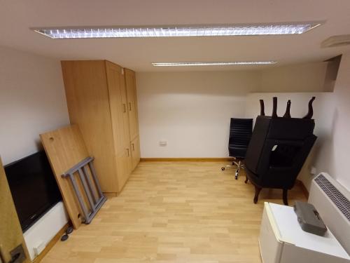 12 Southbury Road, Enfield, EN1