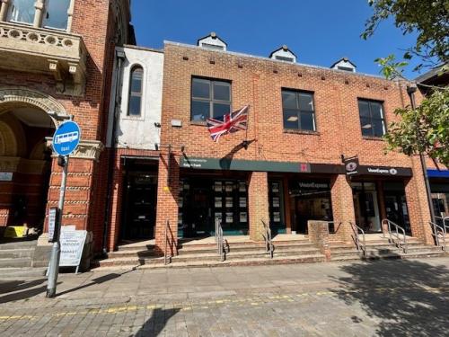 Ramsbury House, 22 High Street, Hungerford, RG17