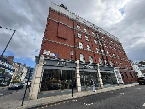 141 Kensington Church Street, Kensington, London, W8