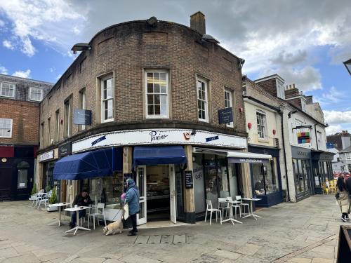 43-44 Carfax, Horsham, RH12