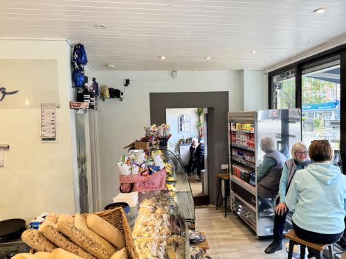 43-44 Carfax, Horsham, RH12