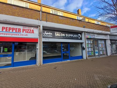 3 Leeming Road, Borehamwood, WD6