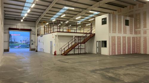 Unit 3, Shires Gate Trade Park, Tachbrook Park Drive, Leamington Spa, CV34