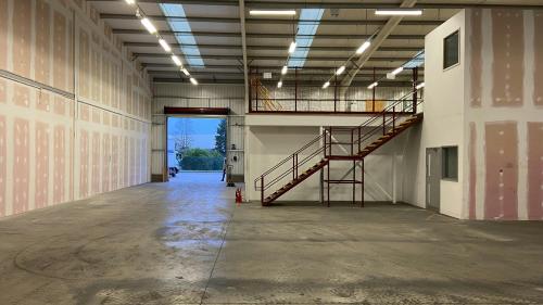 Unit 3, Shires Gate Trade Park, Tachbrook Park Drive, Leamington Spa, CV34