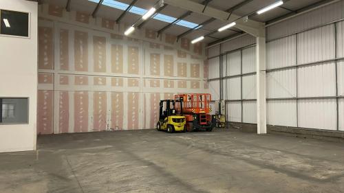Unit 3, Shires Gate Trade Park, Tachbrook Park Drive, Leamington Spa, CV34