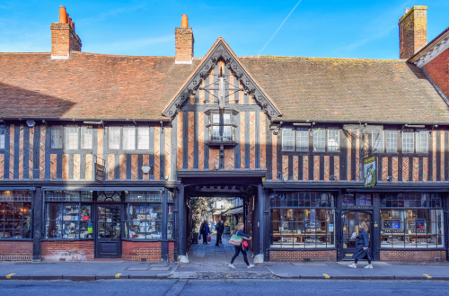 Units 4, 5a,8, 9 &16, Lion & Lamb Yard, Farnham, GU9