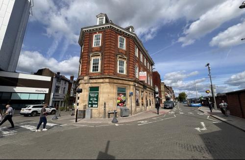 1 The Broadway, Woking, GU21