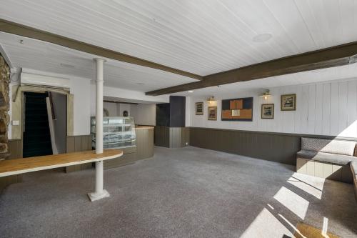 4 Market Place, Barnard Castle, DL12