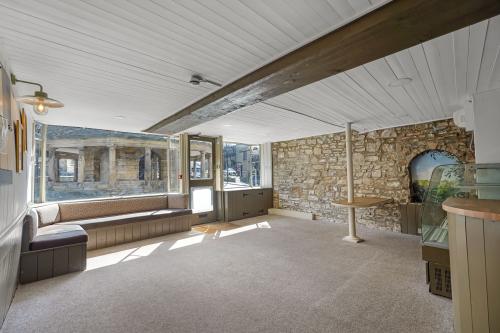 4 Market Place, Barnard Castle, DL12