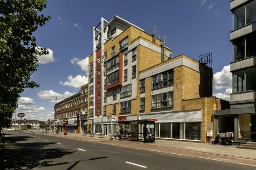 397A Gants Hill, Ilford, IG2