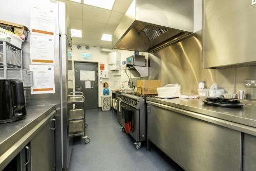 397A Gants Hill, Ilford, IG2