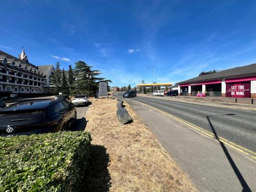 Retail Unit, John Nike Way, Binfield, Bracknell, RG12