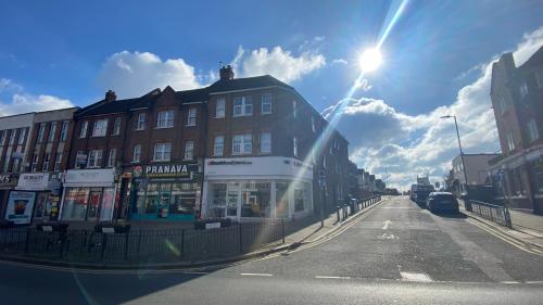 195 Kenton Road, Harrow, HA3