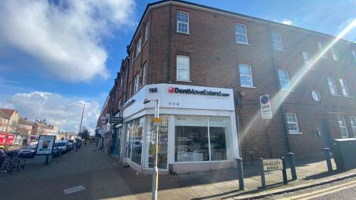 195 Kenton Road, Harrow, HA3