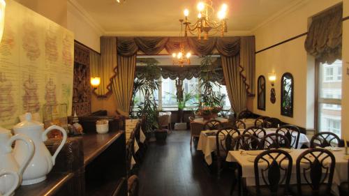 Kensington, London, W8