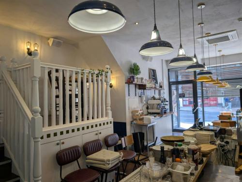 65 Balham High Road, Balham, London, SW12