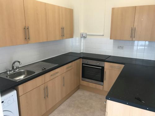 8 West Street, Farnham, GU9