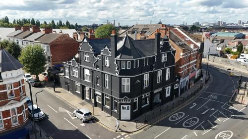 No.8, 305 High Road, Willesden, London, NW10