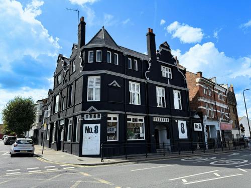 No.8, 305 High Road, Willesden, London, NW10
