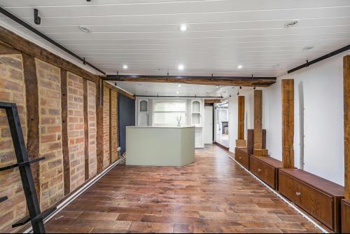 7 High Street, Pinner, HA5