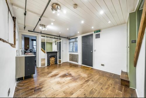 7 High Street, Pinner, HA5