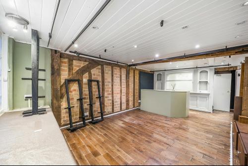7 High Street, Pinner, HA5