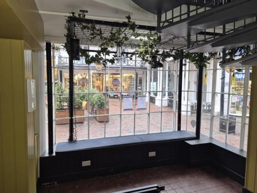 7 The Pantiles, Tunbridge Wells, TN2