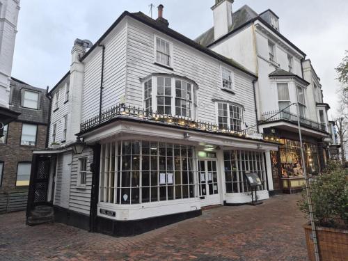 7 The Pantiles, Tunbridge Wells, TN2